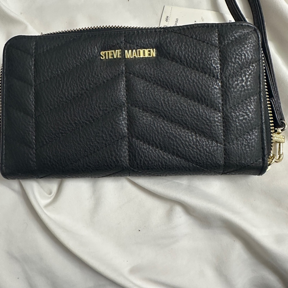 Steve Madden Black Textured Wallet with Gold Logo